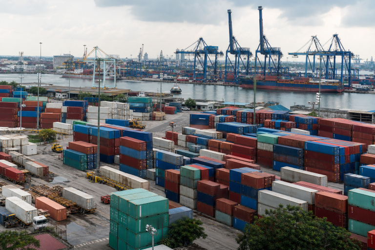 Impor Bahan Baku Melesat April 2026: Tips Antisipasi Antrean SPPB dan Demurrage